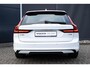 Volvo V90 T6 Automaat AWD Ultra Dark | Verwarmde Voorstoelen en Stuurwiel | Standkachel | Panoramisch Schuif-/Kanteldak | Harman Kardon Premium Audio | 360º Camera | Gelamineerde zijruiten en achterruit | Zonnescherm Zijramen Achter
