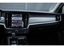 Volvo V90 T6 Automaat AWD Ultra Dark | Verwarmde Voorstoelen en Stuurwiel | Standkachel | Panoramisch Schuif-/Kanteldak | Harman Kardon Premium Audio | 360º Camera | Gelamineerde zijruiten en achterruit | Zonnescherm Zijramen Achter