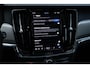 Volvo V90 T6 Automaat AWD Ultra Dark | Verwarmde Voorstoelen en Stuurwiel | Standkachel | Panoramisch Schuif-/Kanteldak | Harman Kardon Premium Audio | 360º Camera | Gelamineerde zijruiten en achterruit | Zonnescherm Zijramen Achter