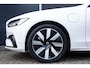 Volvo V90 T6 Automaat AWD Ultra Dark | Verwarmde Voorstoelen en Stuurwiel | Standkachel | Panoramisch Schuif-/Kanteldak | Harman Kardon Premium Audio | 360º Camera | Gelamineerde zijruiten en achterruit | Zonnescherm Zijramen Achter