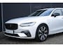 Volvo V90 T6 Automaat AWD Ultra Dark | Verwarmde Voorstoelen en Stuurwiel | Standkachel | Panoramisch Schuif-/Kanteldak | Harman Kardon Premium Audio | 360º Camera | Gelamineerde zijruiten en achterruit | Zonnescherm Zijramen Achter