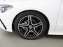 Mercedes-Benz CLA 180 AMG Line | Panoramadak | Sfeerverlichting | Nightpakket | Stoelverwarming | Multimedia Systeem Groot |