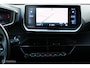 Peugeot 208 1.2 100 PK Turbo PureTech Blue Lease Allure, Trekhaak, Donker glas, Pdc + Camera, Cruise, Clima, Half leer, Navi + App connect, Nieuwe Distributieriem.