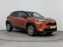 Toyota Yaris Cross 1.5 Hybrid First Edition Bi-Tone | Metaallak | Stoelverwarming | Parkeersensoren Voor+Achter | LM-Velgen | Donker Getinte Achterruiten |