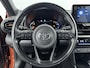Toyota Yaris Cross 1.5 Hybrid First Edition Bi-Tone | Metaallak | Stoelverwarming | Parkeersensoren Voor+Achter | LM-Velgen | Donker Getinte Achterruiten |