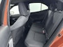 Toyota Yaris Cross 1.5 Hybrid First Edition Bi-Tone | Metaallak | Stoelverwarming | Parkeersensoren Voor+Achter | LM-Velgen | Donker Getinte Achterruiten |
