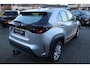 Toyota Yaris Cross HYBRID 115 TREKHAAK STOEL/STUURVERWARMING CAMERA LM-VELGEN ALL-SEASON