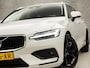 Volvo V60 2.0 B3 Sport 177Pk Automaat (APPLE CARPLAY, GROOT NAVI, GETINT GLAS, CAMERA, ADAPTIVE CRUISE, SPORTSTOELEN, GETINT GLAS, KEYLESS, ELEK ACHTERKLEP, NIEUWSTAAT)
