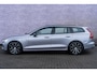 Volvo V60 2.0 T6 Plug-in hybrid AWD Plus Dark Elektrisch verstelbare stoelen | Harmon Kardon | Sportstoelen| Electrisch inklapbare Trekhaak | 360 Camera | Verwarmbare Voorruit