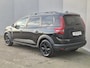Dacia Jogger 1.6 hybrid 140 extreme 7p. Automaat / 7 Persoons / Fabrieksgarantie tot 06-2028<100.000 / Stoelverwarming / Navigatie via Apple Carplay of Android Auto / Achteruitrijcamera / Keyless Entry/Start / Climate control /