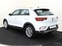 Volkswagen T-Roc 1.5 TSI Style | Digital cockpit Pro | Dodehoek detectie | Stoel- en stuurwielverwarming | Achteruitrijcamera | Parkeerassistent | CarPlay | Adaptieve cruise control |