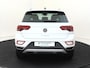 Volkswagen T-Roc 1.5 TSI Style | Digital cockpit Pro | Dodehoek detectie | Stoel- en stuurwielverwarming | Achteruitrijcamera | Parkeerassistent | CarPlay | Adaptieve cruise control |