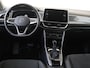 Volkswagen T-Roc 1.5 TSI Style | Digital cockpit Pro | Dodehoek detectie | Stoel- en stuurwielverwarming | Achteruitrijcamera | Parkeerassistent | CarPlay | Adaptieve cruise control |