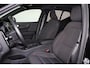 Volvo EX40 Extended Range Ultra Black Ed. 82 kWh - Panorama/schuifdak - IntelliSafe Assist & Surround - 360º Camera - Harman/Kardon audio - Verwarmde voorstoelen, stuur & achterbank - Parkeersensoren voor & achter - Elektr. bedienb. voorstoelen met geheugen links - Draadloze tel. lader - Warmtepomp - Extra getint glas - 20' LMV