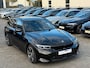 BMW 3-Serie Touring 320d xDrive M-SPORT ** LED, NAVI+, LEDER, PANORAMA, H&K, HuD, TREKH, 19-inch LMV ** 1e EIG - UNFALLFREI ** ** INFORMEER OOK NAAR ONZE AANTREKKELIJKE FINANCIAL-LEASE TARIEVEN **
