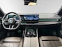 BMW 5-Serie Touring 520iA M-SPORT ** ADAPT. LED, LEDER, PANORAMA, TREKH, H&K SOUND, DR. ASS+ ** 1e EIG - UNFALLFREI ** ** INFORMEER OOK NAAR ONZE AANTREKKELIJKE FINANCIAL-LEASE TARIEVEN **