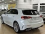 Mercedes-Benz A-klasse 250e AMG ** LED, MBUX+, DISTR, PANORAMA, HuD, 2-Zone CLIMA, 19-inch LMV, ** 1e EIG - UNFALLFREI ** ** INFORMEER OOK NAAR ONZE AANTREKKELIJKE FINANCIAL-LEASE TARIEVEN **