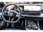 BMW 5-Serie Touring 530e xDrive M-SPORT ** LED, NAVI+, LEDER, 19-inch LMV, ALARM, M-ONDERSTEL ** 1e EIG - UNFALLFREI - € 17.900,= onder NP ** ** INFORMEER OOK NAAR ONZE AANTREKKELIJKE FINANCIAL-LEASE TARIEVEN **