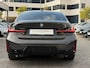 BMW 3-Serie 320d xDrive M-SPORT ** LED, NAVI+, HALF-LEDER, HuD, ACC, 19-inch LMV, DRAVIT GRAU ** 1e EIG - UNFALLFREI - BMW GAR ** ** INFORMEER OOK NAAR ONZE AANTREKKELIJKE FINANCIAL-LEASE TARIEVEN **