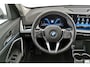 BMW X1 sDrive18iA xLine ** ADAPT. LED, LEDER, PANORAMA, TREKH, ADAPT. CRUISE, ACT. SPORTST ** 1e EIG - Ex BMW-AG - UNFALLFREI ** ** INFORMEER OOK NAAR ONZE AANTREKKELIJKE FINANCIAL-LEASE TARIEVEN **