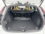 Volvo V60 T8 Recharge Ultra Dark | 19" | Bowers & Wilkins | Geventileerd Nappa | Massagestoelen | Trekhaak | Panoramadak | Head-up | 360 Camera | Elektr. verst. Stoelen | Full LED
