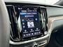 Volvo V60 T8 Recharge Ultra Dark | 19" | Bowers & Wilkins | Geventileerd Nappa | Massagestoelen | Trekhaak | Panoramadak | Head-up | 360 Camera | Elektr. verst. Stoelen | Full LED