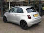 Fiat 500 Giorgio Armani Edition 42 kWh | Carplay | Camera | Adaptive cruise | Stoel verwarming |