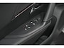 Peugeot e-2008 EV GT Pack 50 kWh |SOH=92,5%| Schuif-/Kanteldak | Adaptieve Cruise Control | Camera | Dodehoekdetectie |