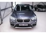 BMW X1 sDrive18i High Executive | 1e eigenaar | Dealer OH | Trekhaak | Leder | Sportstoelen | HUD | Stoelverwarming | Clima | LED |