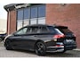 Volkswagen Golf 1.5 eTSI R-Line Pano 19inch Trekh IQ-light ACC Camera