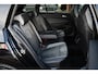 Volkswagen Golf 1.5 eTSI R-Line Pano 19inch Trekh IQ-light ACC Camera