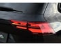 Volkswagen Golf 1.5 eTSI R-Line Pano 19inch Trekh IQ-light ACC Camera