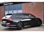 Volkswagen Golf 1.5 eTSI R-Line Pano 19inch Trekh IQ-light ACC Camera