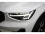 Volvo XC40 2.0 B4 Plus Dark | Adaptieve Cruise + Pilot Assist | Elek. Trekhaak | Stoel & Stuurverwarming | Elek. Stoelen + Geheugen | Parkeer Camera | Elek. Achterklep | Google | Keyless Entry