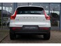Volvo XC40 2.0 B4 Plus Dark | Adaptieve Cruise + Pilot Assist | Elek. Trekhaak | Stoel & Stuurverwarming | Elek. Stoelen + Geheugen | Parkeer Camera | Elek. Achterklep | Google | Keyless Entry