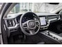 Volvo V60 Cross Country 2.0 B5 AWD Plus | Adaptieve Cruise Control | Schuif -/ Kanteldak | 360 Camera | Trekhaak | All-Seasons | Stoel + Stuurverwarming | Dodehoek Detectie | Leder | Keyless | Verwarmbare Voorruit |
