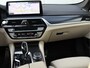 BMW 5-Serie Touring 530e M-sport | Trekhaak | Pano | H&K | Head-up | Org. NL