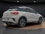 Volkswagen T-Roc 1.5 TSI DSG R-Line | Pano Dak | Black Style | 19" Misano | Side Assist | Keyless | Camera |