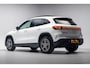 Mercedes-Benz EQA 250 AMG Night Premium Plus 67 kWh 3-Fase [ Panorama Head-up Memory Sfeerverlichting ]