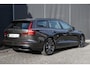 Volvo V60 T6 Plug-in hybrid AWD Plus Dark | Semi Elektrische Trekhaak | Adaptieve Cruise Control | BLIS | Elektrische verstelbare voorstoelen | Verwarmbare voorstoelen en stuurwiel | 360 graden camera |