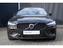 Volvo V60 T6 Plug-in hybrid AWD Plus Dark | Semi Elektrische Trekhaak | Adaptieve Cruise Control | BLIS | Elektrische verstelbare voorstoelen | Verwarmbare voorstoelen en stuurwiel | 360 graden camera |
