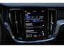 Volvo V60 T6 Plug-in hybrid AWD Plus Dark | Semi Elektrische Trekhaak | Adaptieve Cruise Control | BLIS | Elektrische verstelbare voorstoelen | Verwarmbare voorstoelen en stuurwiel | 360 graden camera |