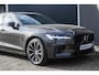 Volvo V60 T6 Plug-in hybrid AWD Plus Dark | Semi Elektrische Trekhaak | Adaptieve Cruise Control | BLIS | Elektrische verstelbare voorstoelen | Verwarmbare voorstoelen en stuurwiel | 360 graden camera |