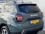 Dacia Duster 1.3 TCe 150 Journey Automaat / Fabrieksgarantie tot 04-2027 < 100.000 km / Dealer onderhouden / Navigatie / Camera / Dode hoek detectie / Apple Carplay Android / Stoelverwarming / 17" LM met All Season banden /
