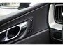 Volvo XC60 2.0 T6 Plug-in hybrid AWD Plus Dark | 20” | Sportstoelen | Panoramadak | Adaptieve Cruise Control | Parkeercamera |