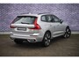 Volvo XC60 2.0 T6 Plug-in hybrid AWD Plus Dark | 20” | Sportstoelen | Panoramadak | Adaptieve Cruise Control | Parkeercamera |