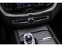 Volvo XC60 2.0 T6 Plug-in hybrid AWD Plus Dark | 20” | Sportstoelen | Panoramadak | Adaptieve Cruise Control | Parkeercamera |