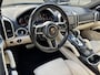 Porsche Cayenne 4.2 D S Platinum Edition - FULL - Luchtvering / Stoelventilatie / Panoramadak / Standkachel / Sport Chrono / Keyless / Camera / Bose - Elek Trekhaak -