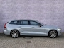 Volvo V60 2.0 T6 Plug-in hybrid AWD Plus Dark | 360° Camera | Stoel en stuurverwarming | Trekhaak | Adaptieve cruise control | Harman/Kardon audio | BLIS dodehoekdetectie |