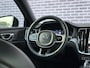Volvo V60 2.0 T6 Plug-in hybrid AWD Plus Dark | 360° Camera | Stoel en stuurverwarming | Trekhaak | Adaptieve cruise control | Harman/Kardon audio | BLIS dodehoekdetectie |